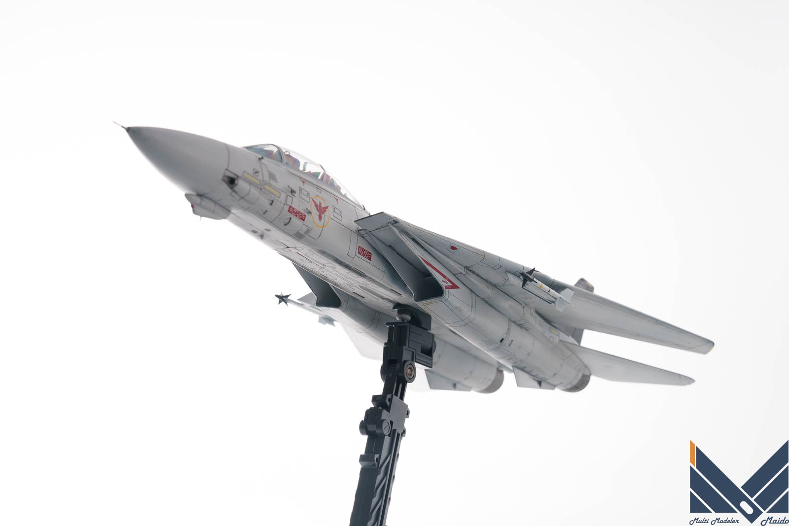トップガンマーヴェリック 1/72 F-14A 謎国仕様 完成品 アカデミー