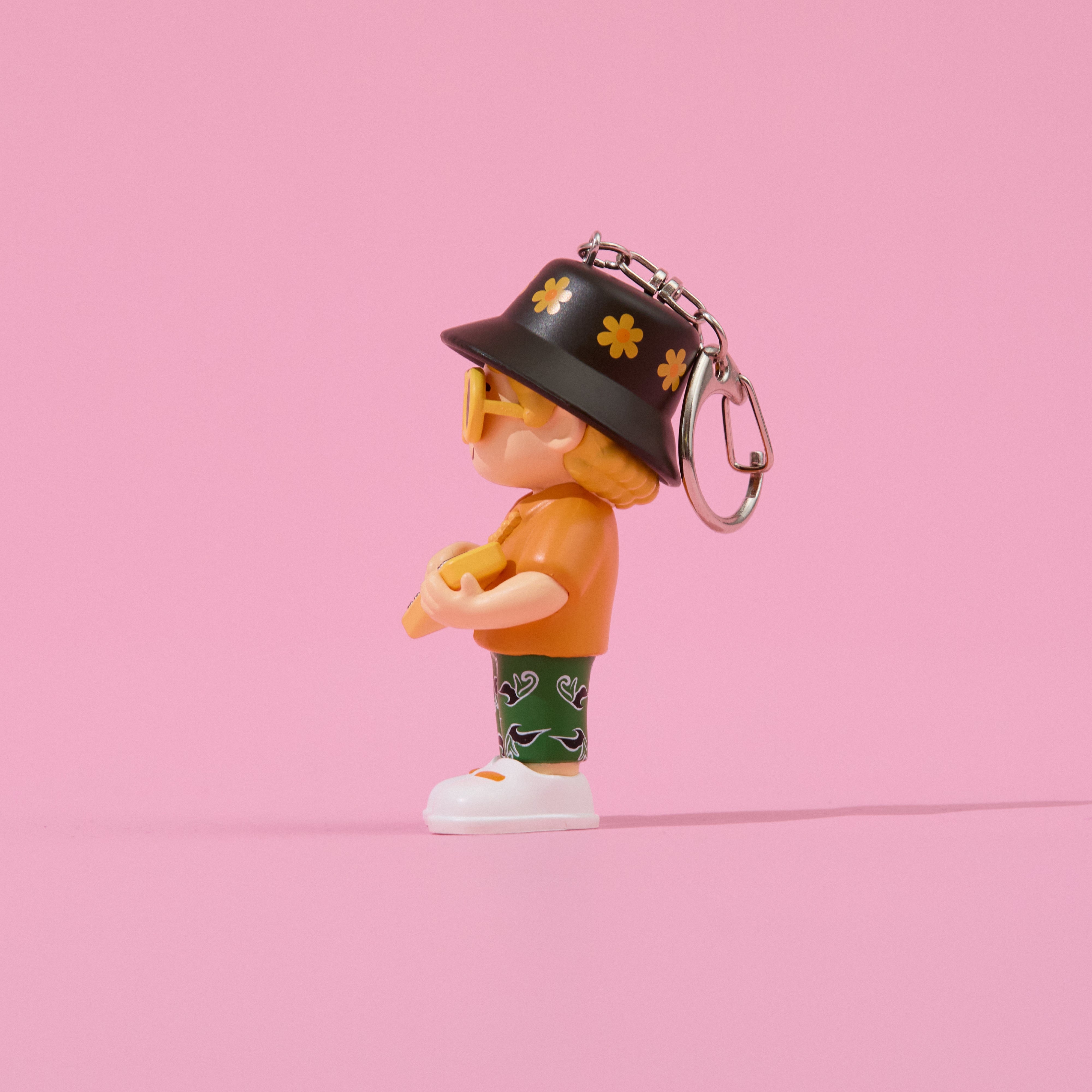 Wonder Museum MVキーホルダー(ビターバカンス) – Mrs. GREEN APPLE