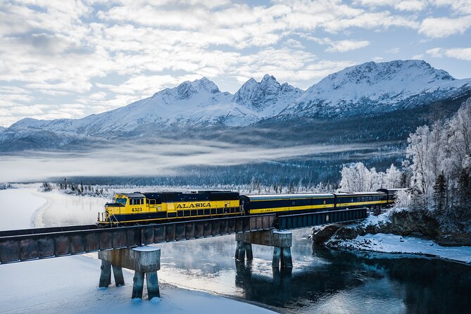 アラスカ鉄道オーロラウィンタートレインでフェアバンクスからアン