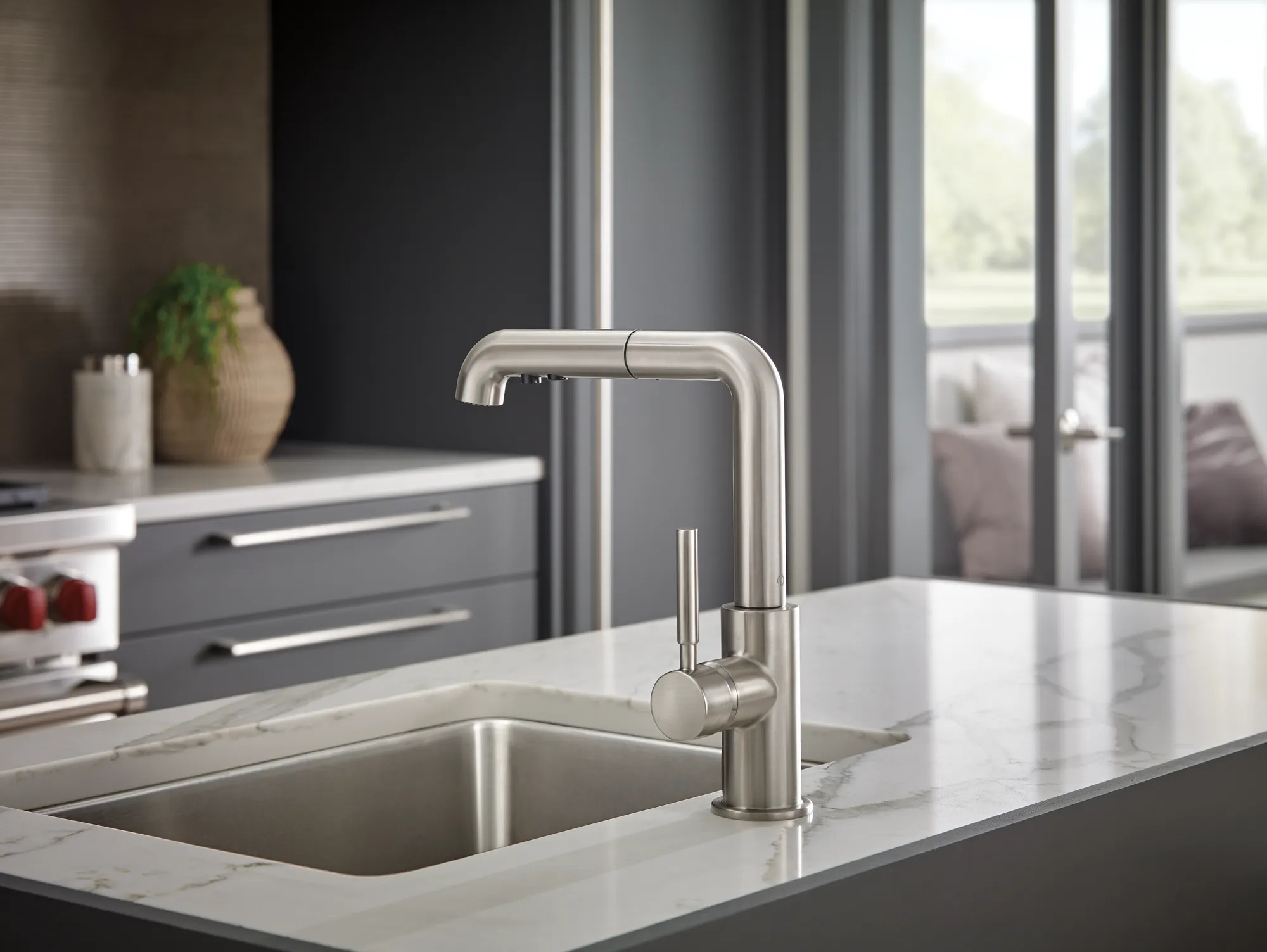 Solna® | Single Handle Pull-Out Kitchen Faucet
