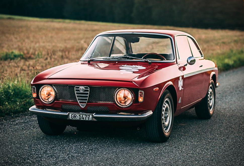 Alfa Romeo GTA 1300 Junior specs, lap times, performance data