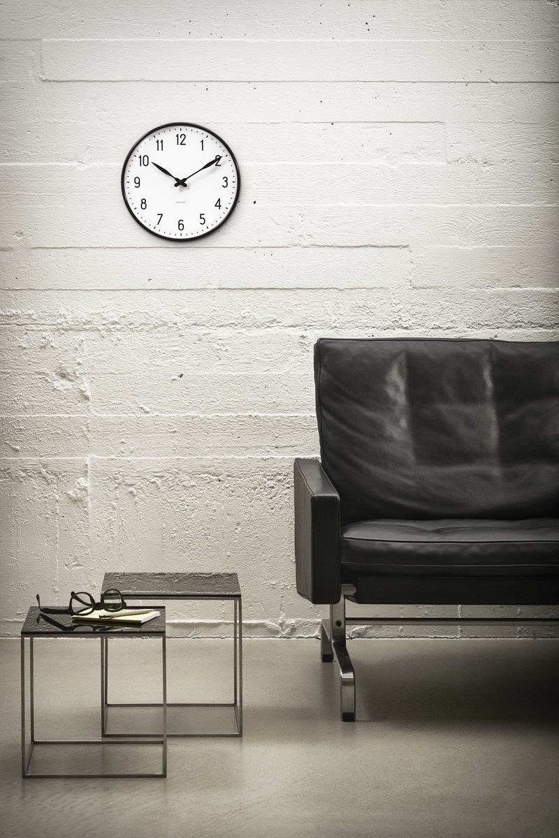 Arne Jacobsen AJ Station wall clock, 29 cm | Finnish Design Shop
