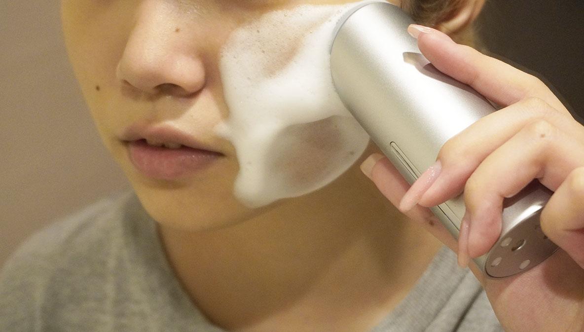 サロニアの「こすらない洗顔ブラシ」で、使用後の肌が柔らかくもちもち