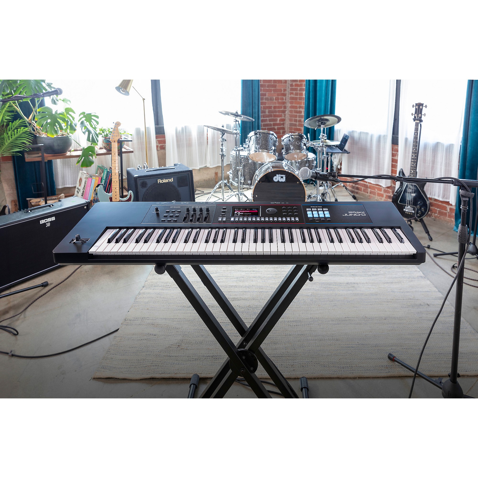 Roland JUNO-D7 Synthesizer | Music & Arts