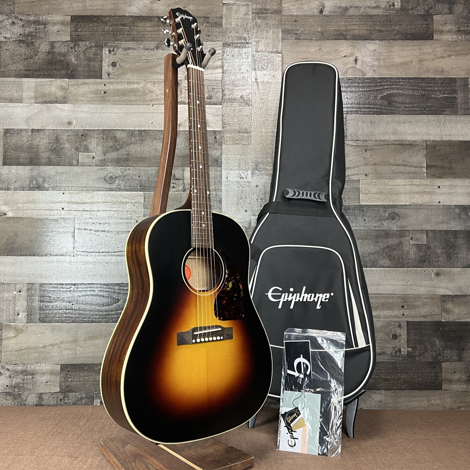 Epiphone Inspired by Gibson J-45 Standard - Aged Tri-Burst