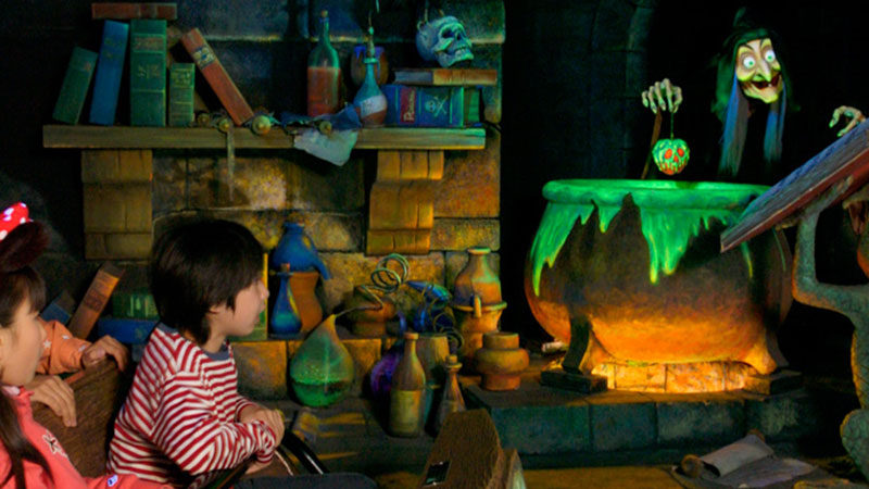 公式】白雪姫と七人のこびと｜東京ディズニーランド | 東京ディズニー