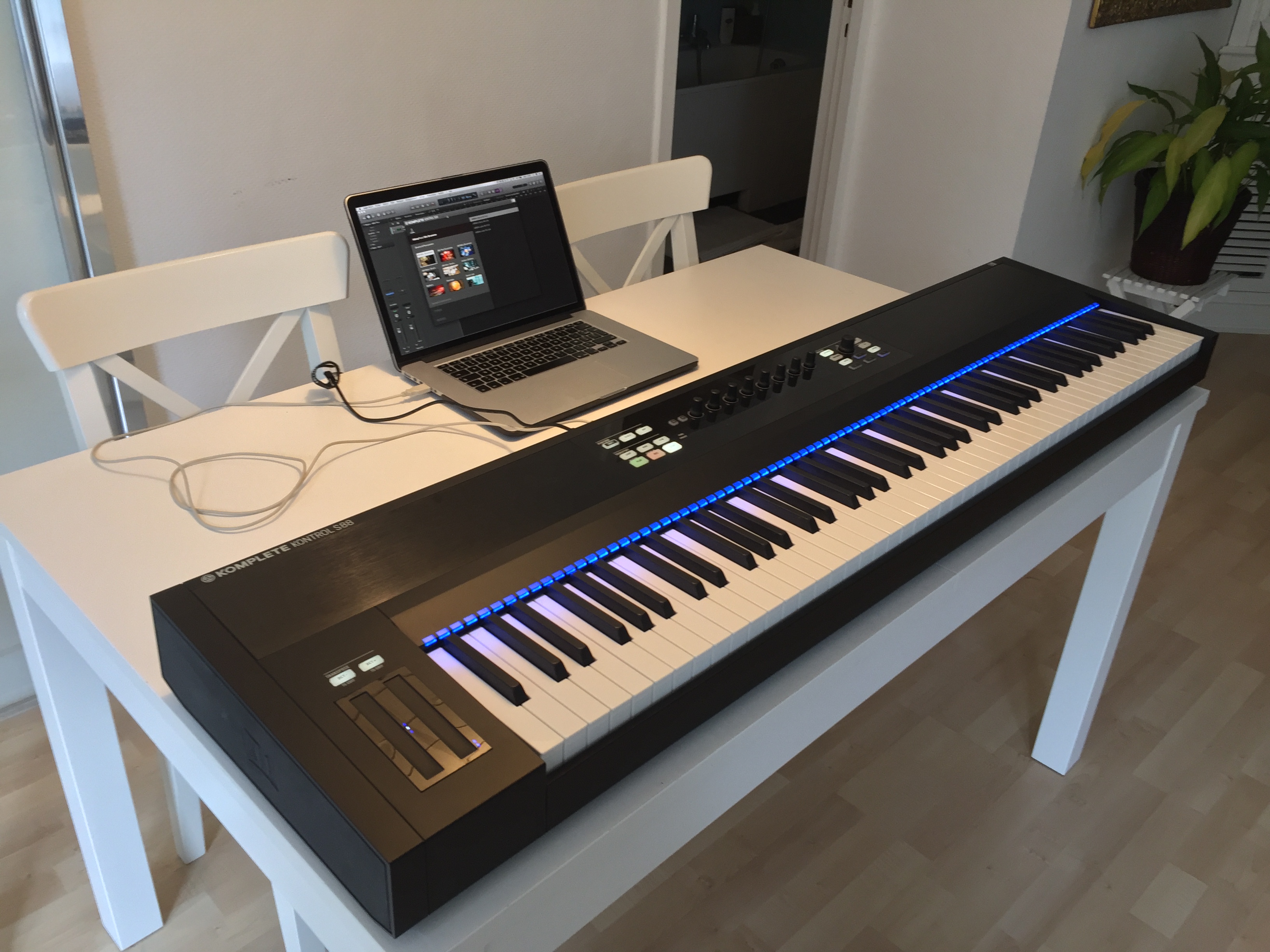 Native instruments komplete kontrol s88 mk1 keyboard review