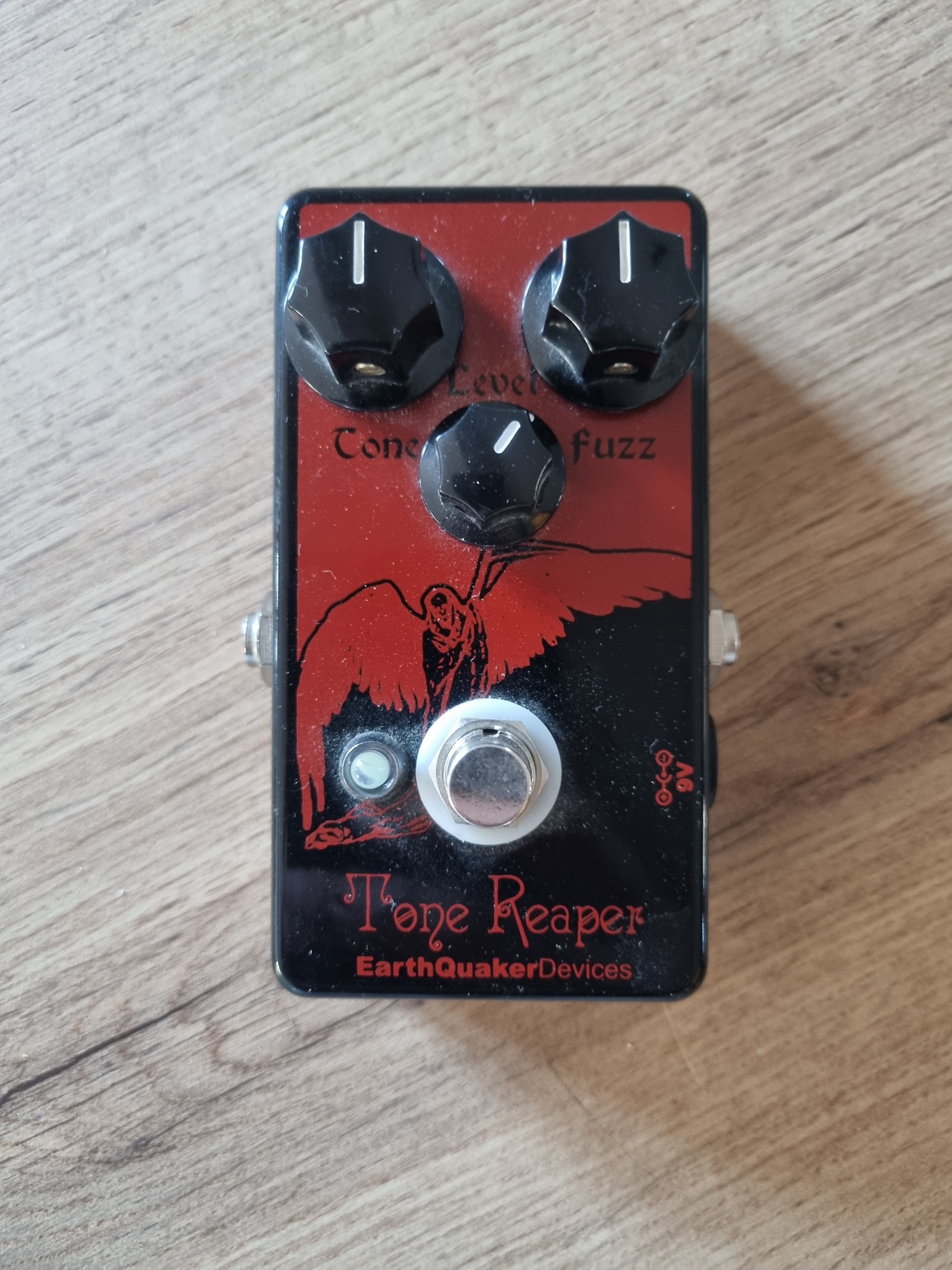 Tone Reaper Fuzz - EarthQuaker Devices Tone Reaper Fuzz - Audiofanzine