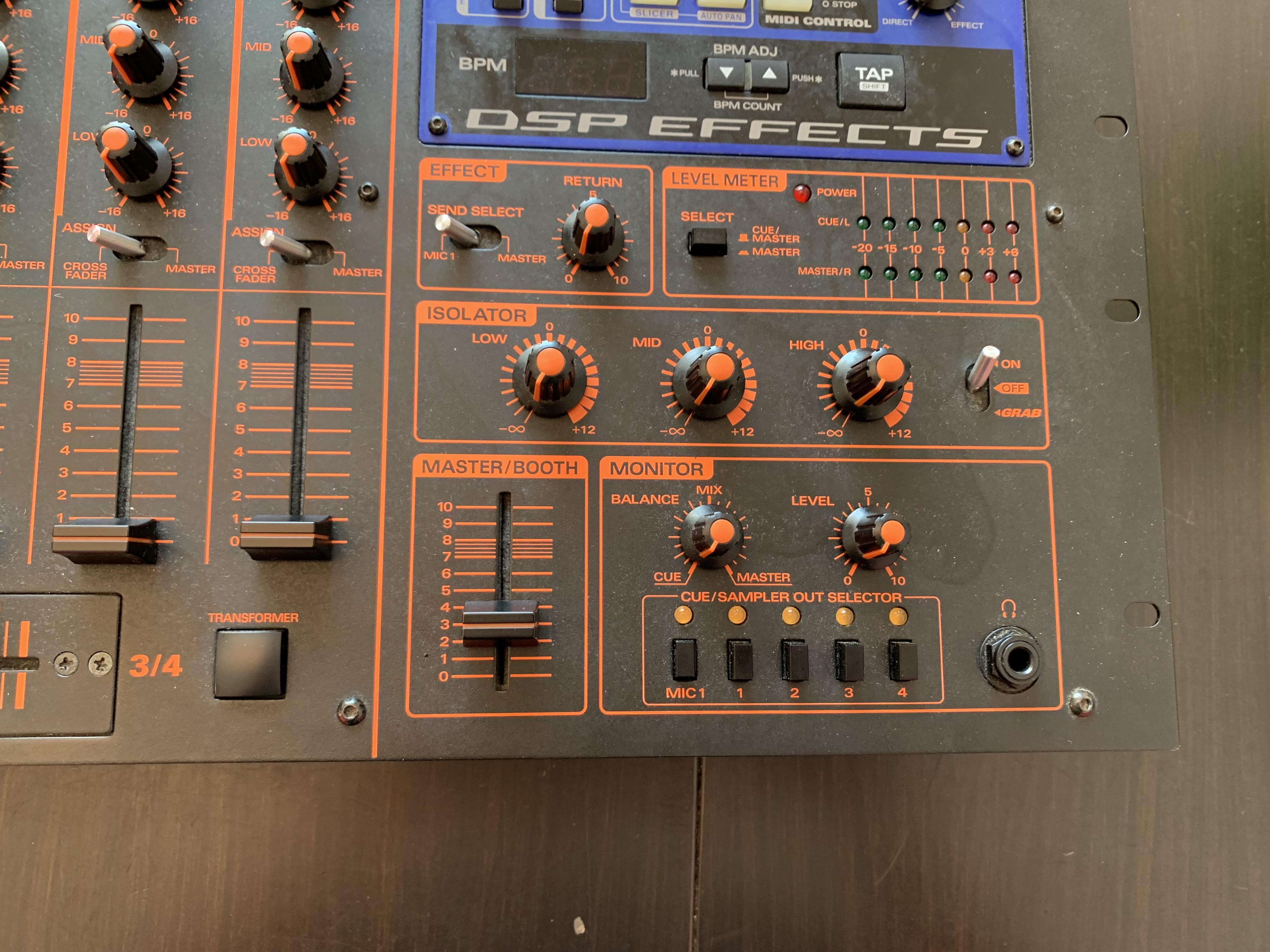 DJ-2000 - Roland DJ-2000 - Audiofanzine