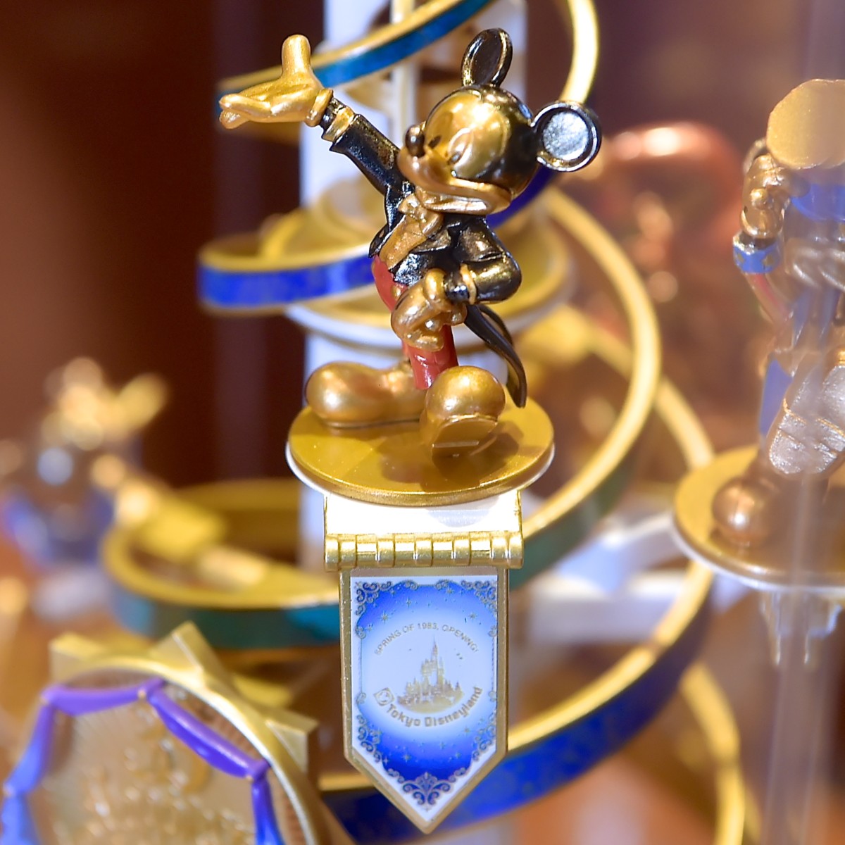 セレブレーションタワーフィギュアを再現！東京ディズニーリゾート35