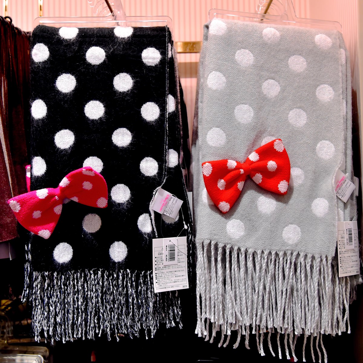 普段使いにもおすすめ☆ディズニーランド2015秋冬マフラー&手袋 -