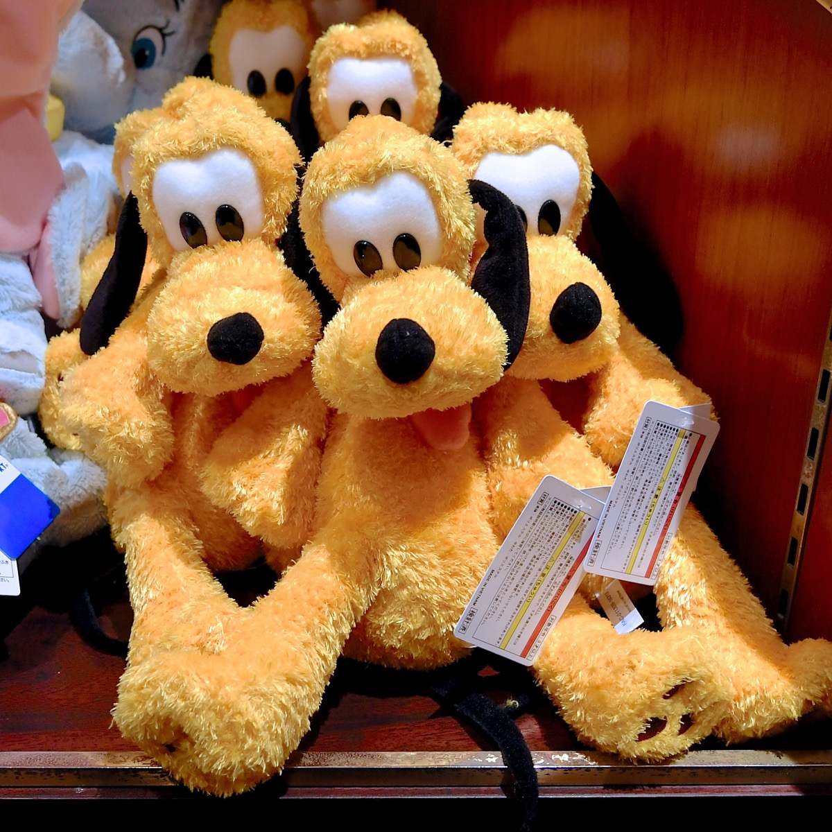 実写グッズも続々登場！東京ディズニーランド“プルート”グッズ -