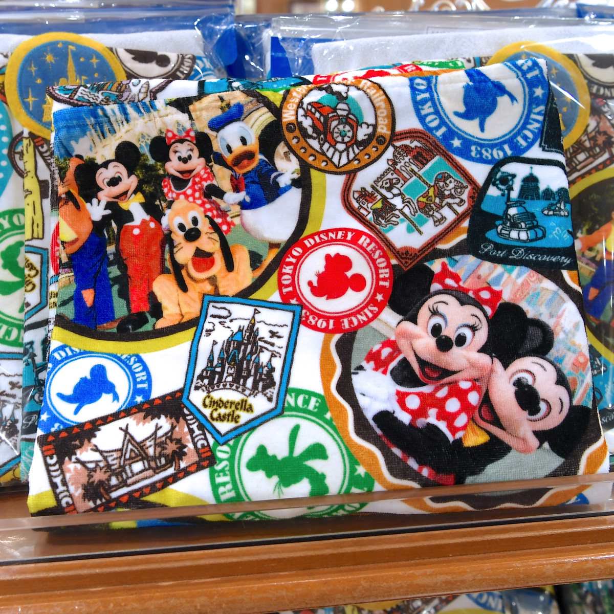 実写デザインも！東京ディズニーランド2017フード付きタオルまとめ -