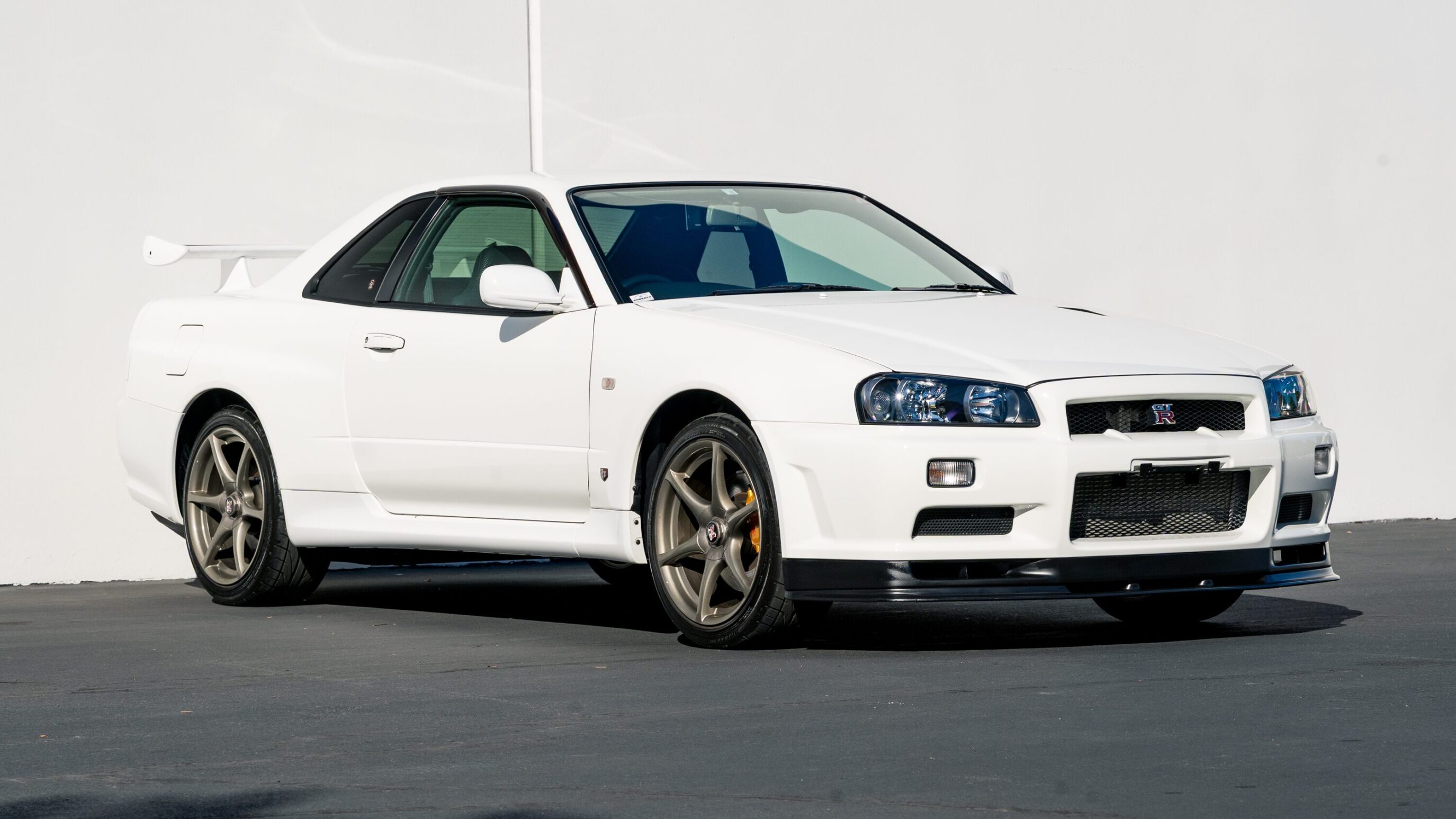 2000 Nissan Skyline GTR (BNR34) V-Spec II White - Mint Co Auto