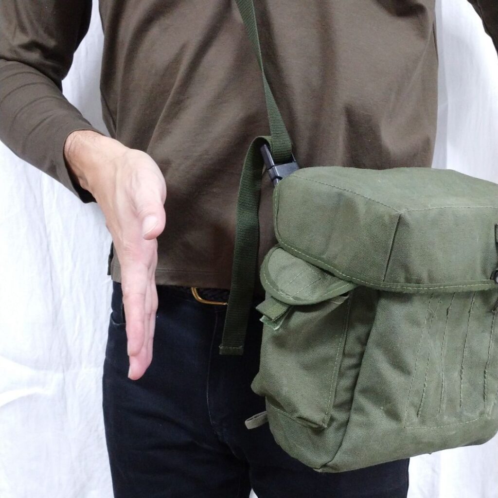 □ イギリス軍 ガスマスクバッグ をレビュー！ 【British Army GasMask