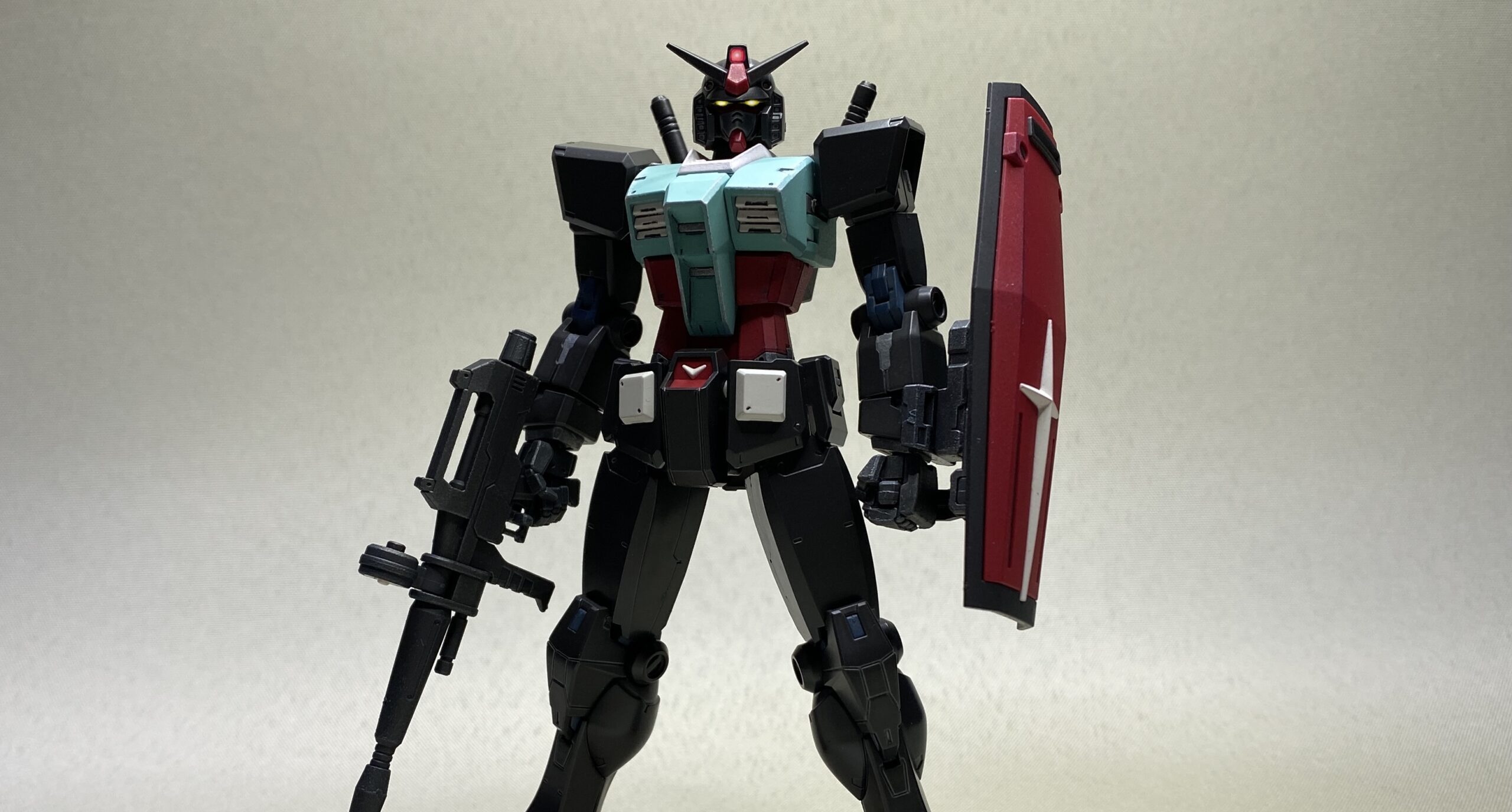 HGガンダムをGUNDAM Cafeカラーで塗装してみた。【製作期間は3日です