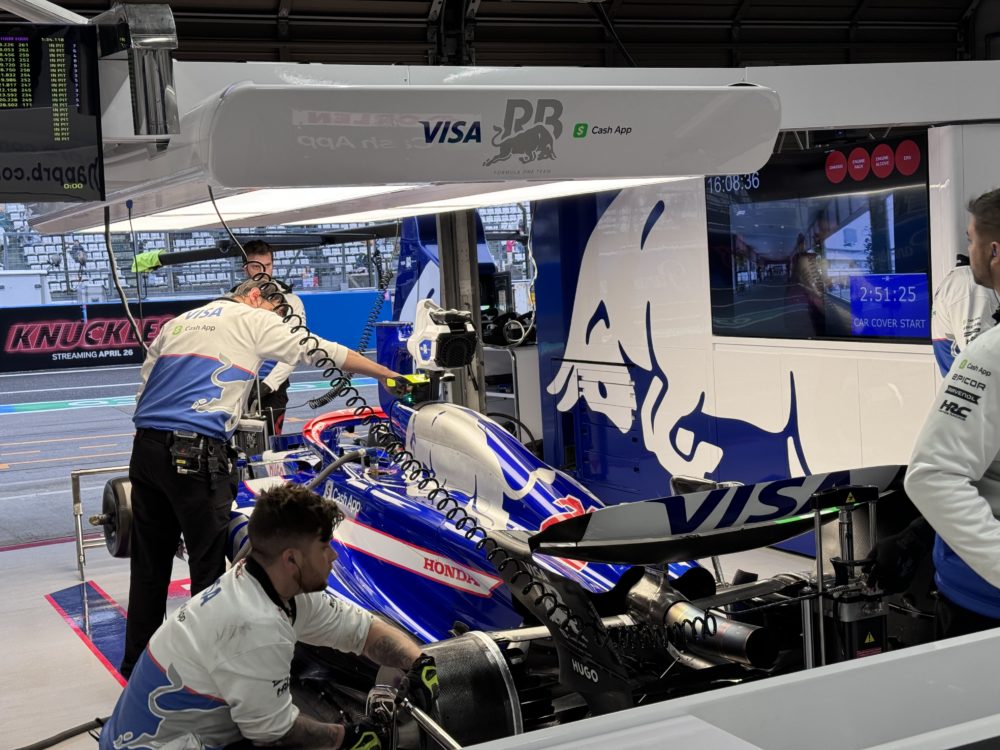 F1 JAPANESE GP SUZUKA RB PIT PHOTO 2024 角田 裕毅 / ダニエル リカルド