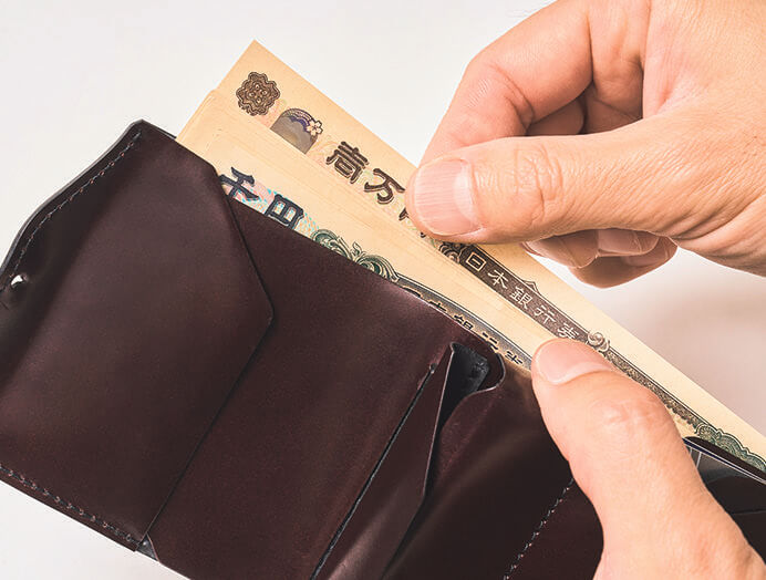 財布はここまで進化した！」特許申請のカード入れに驚愕…幅1cmで極薄と