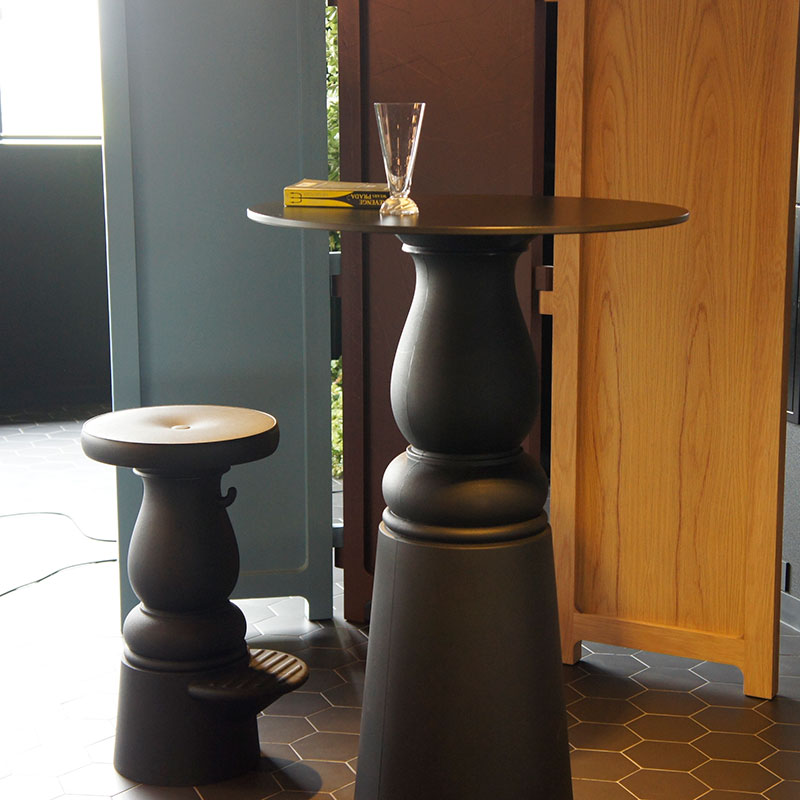 ニューアンティークバースツール ロー ブラック｜moooi Japan｜モーイ