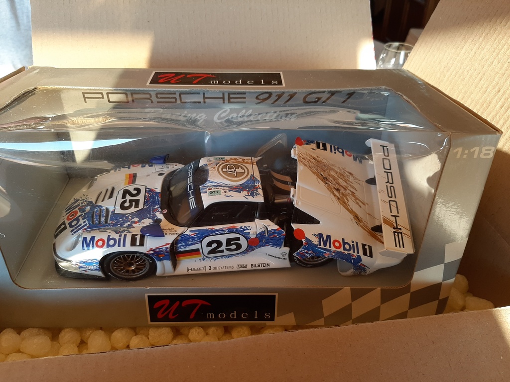 UT Models 1/18 Porsche 911 GT1, Le Mans 1996 | DiecastXchange Forum