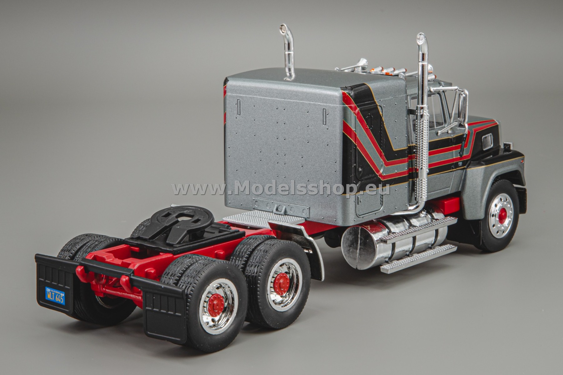 IXOTR222.22 Ford LTL 9000, tractor truck 1978 /dark grey metallic