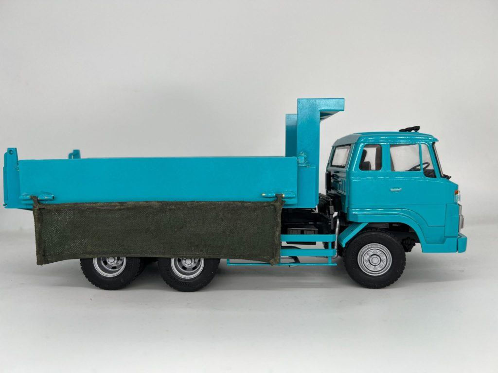 委託制作実績 【アオシマ 1/32 日野ZMダンプ 後期型 】 – モケイヤ模型