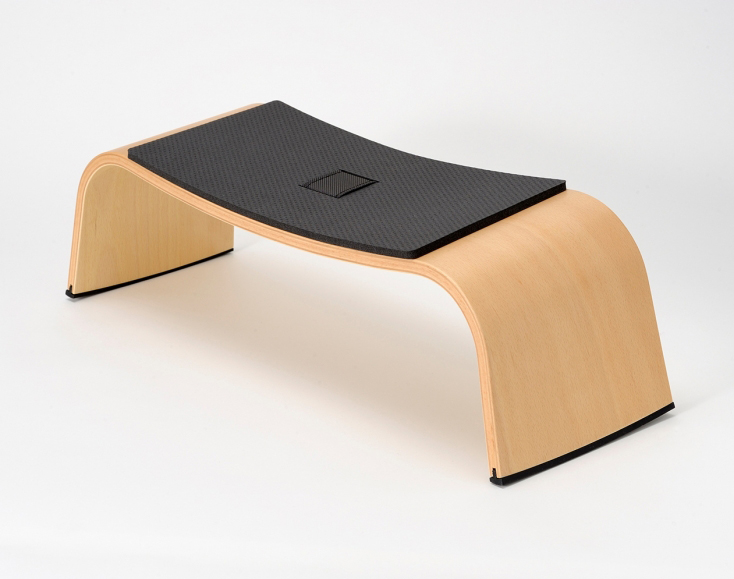 あぐらって案外疲れるから – agra stool（アグラ・スツール） – もらくらし