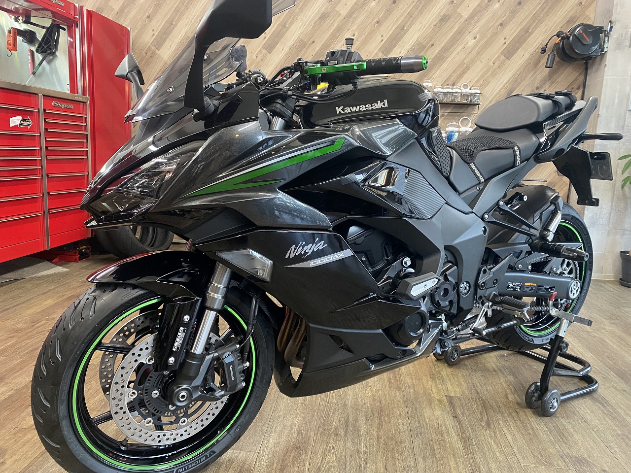 kawasaki Ninja1000SX MICHELIN ROAD6にタイヤ交換 | MOTO HASSY