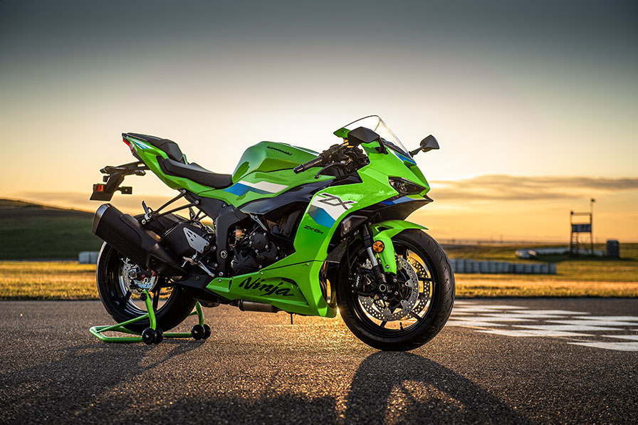 ZX-6Rがカラー変更とスマホアプリ機能に対応 – WEB Mr.Bike