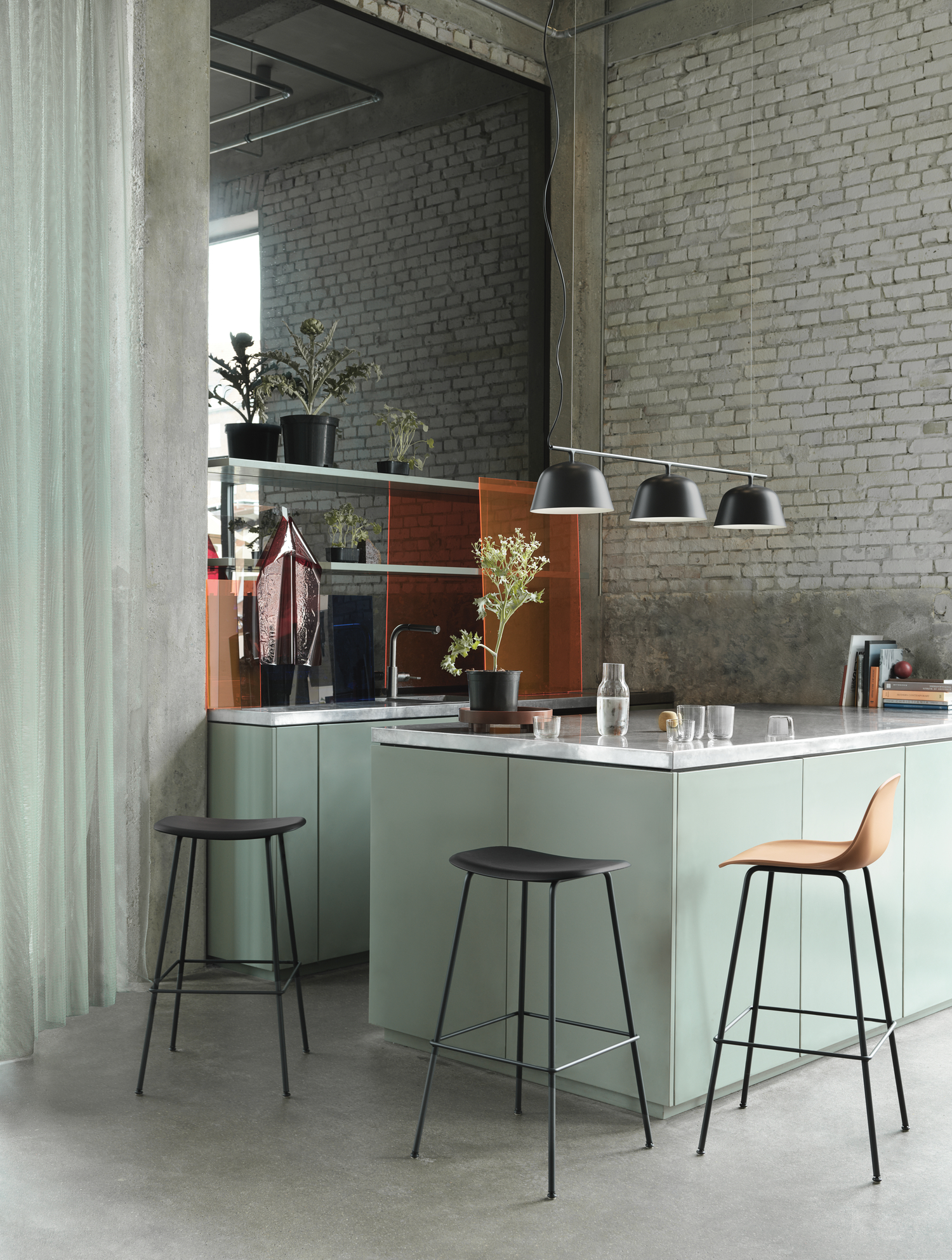 Fiber Counter Stool | Characteristic design for everyday use