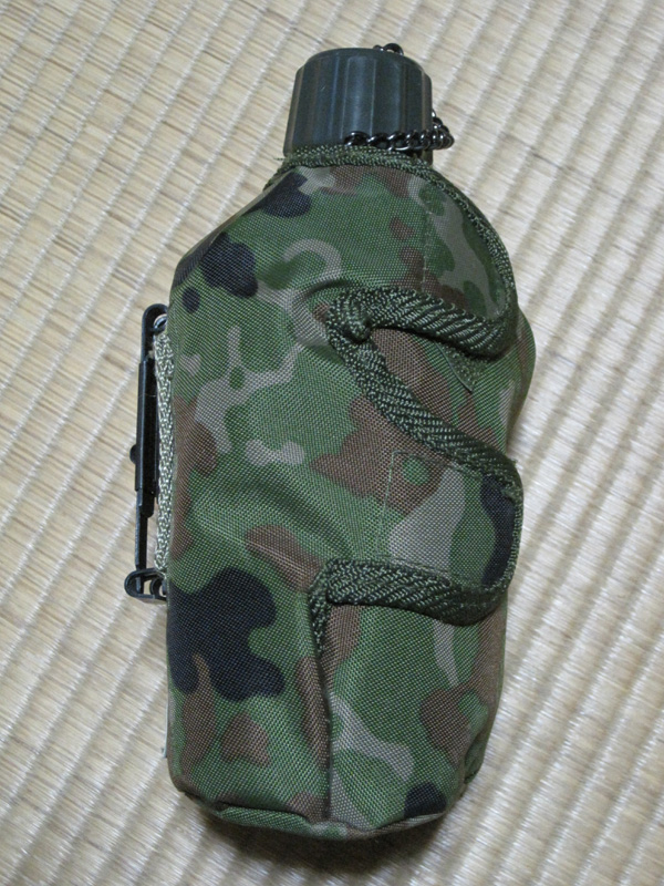 現用水筒は樹脂製です ～ 陸上自衛隊 水筒2形 (PX品)│ナナシノミコト