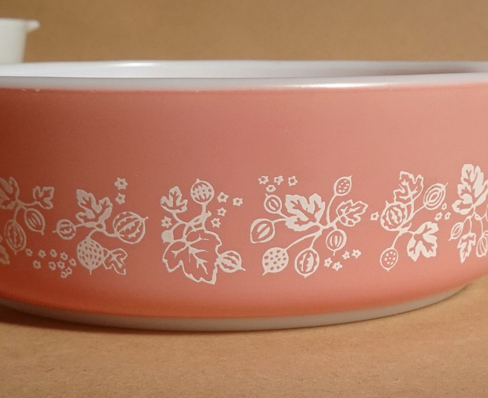 SHOP偶然と必然の間 PYREX COVERED CASSEROLE GOOSEBERRY 1950s-1970s