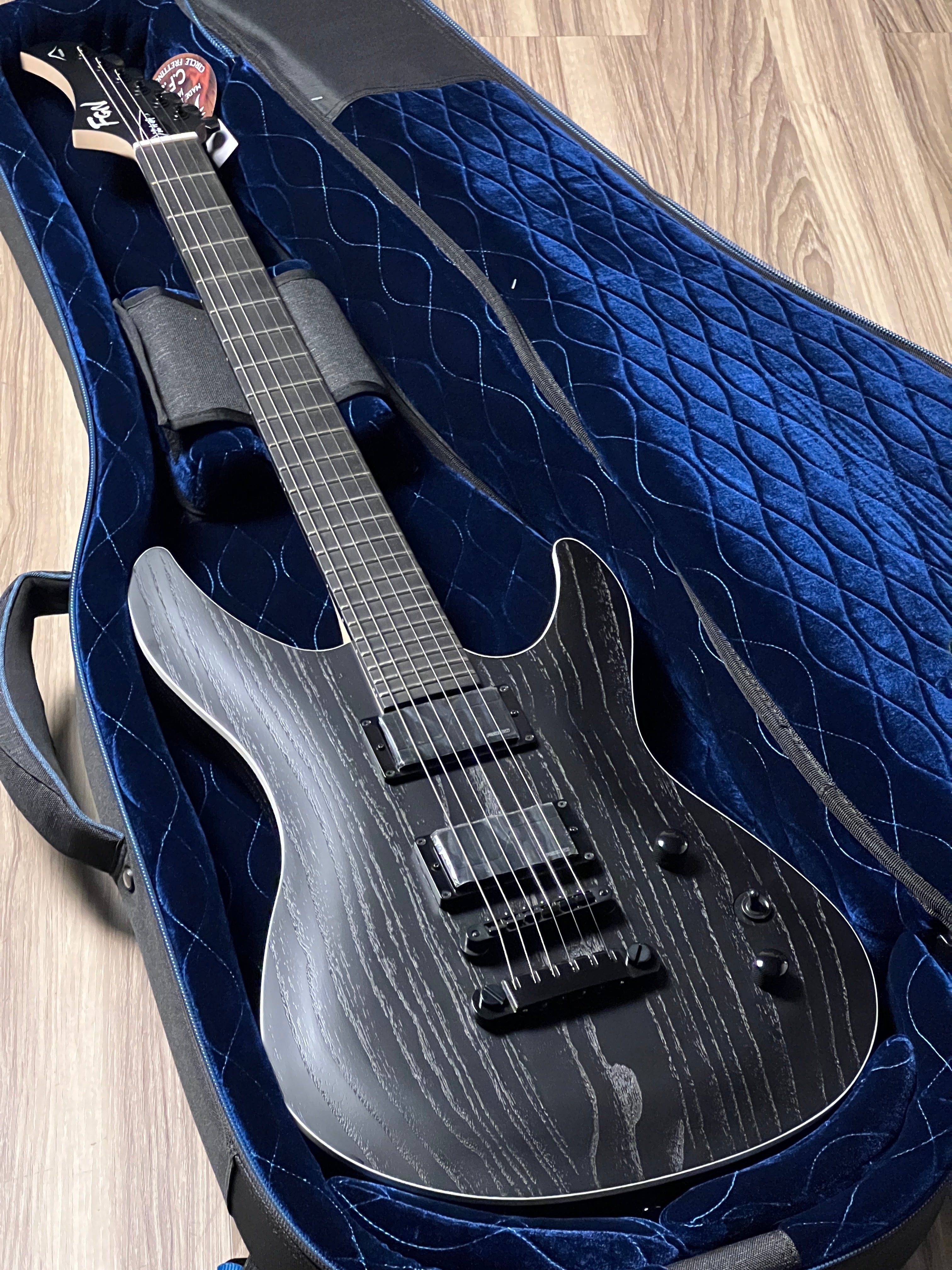 Fujigen FGN JMY3-ASH-E Mythic J-standard in Open Pore Black
