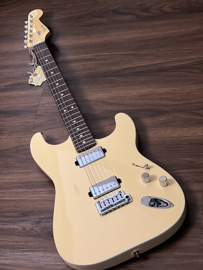 Fender Japan Scandal Mami Stratocaster with RW FB in Vintage White