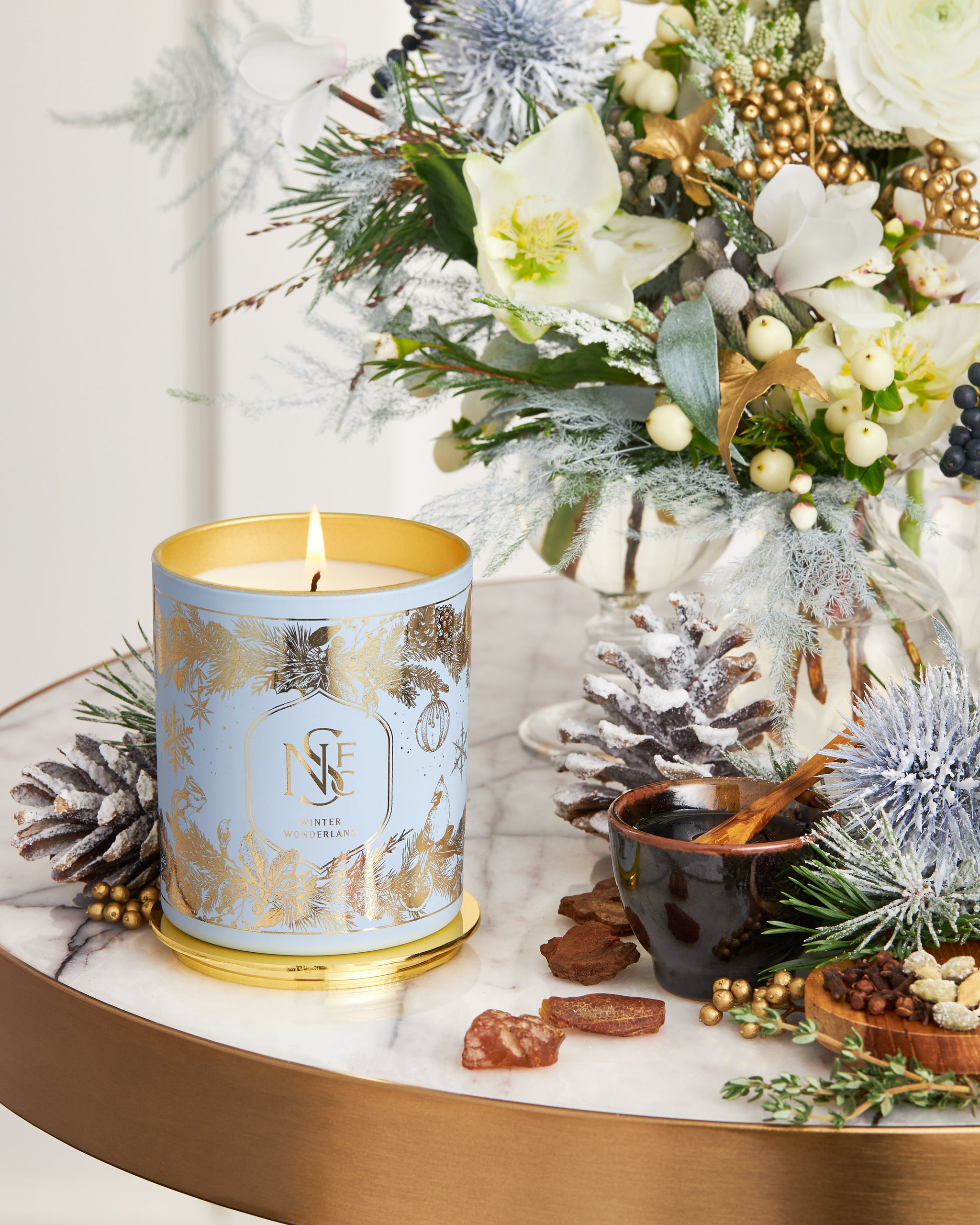 Winter Wonderland Candle | Woody Aromatic - Enchanting