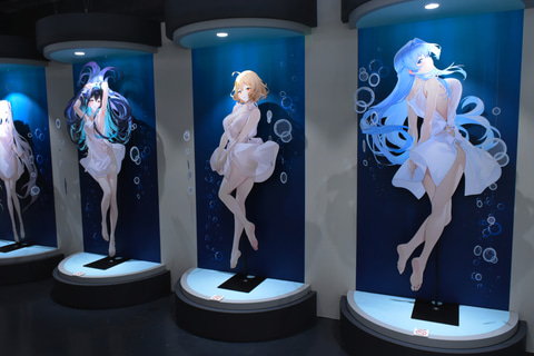 等身大ニケに囲まれる夢のような空間！ 「NIKKE 2nd Exhibition