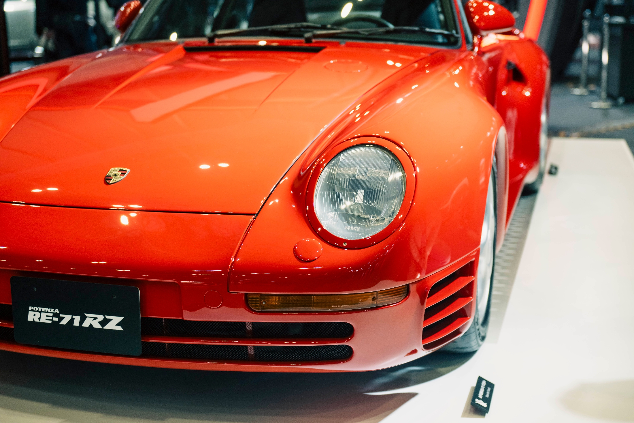 真紅のポルシェ959が、東京オートサロン2026に展示されたワケとは