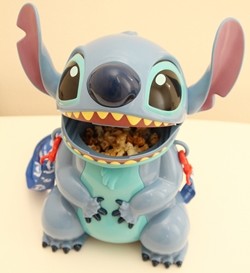 TDL、スティッチのポップコーンバケット登場! 新アトラクション誕生を
