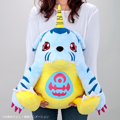 デジモンアドベンチャー tri.』完結記念、ガブモンが等身大ぬいぐるみ