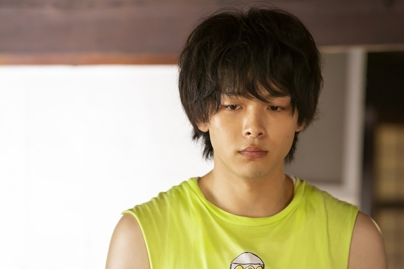 中村倫也、『台風家族』現場で見せた適応力 監督絶賛「あの力量はスゴ