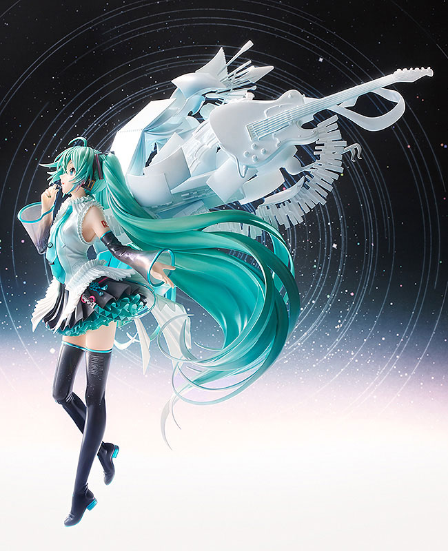 初音ミク」がイラストレーターRella氏によって描かれた、「16歳の誕生