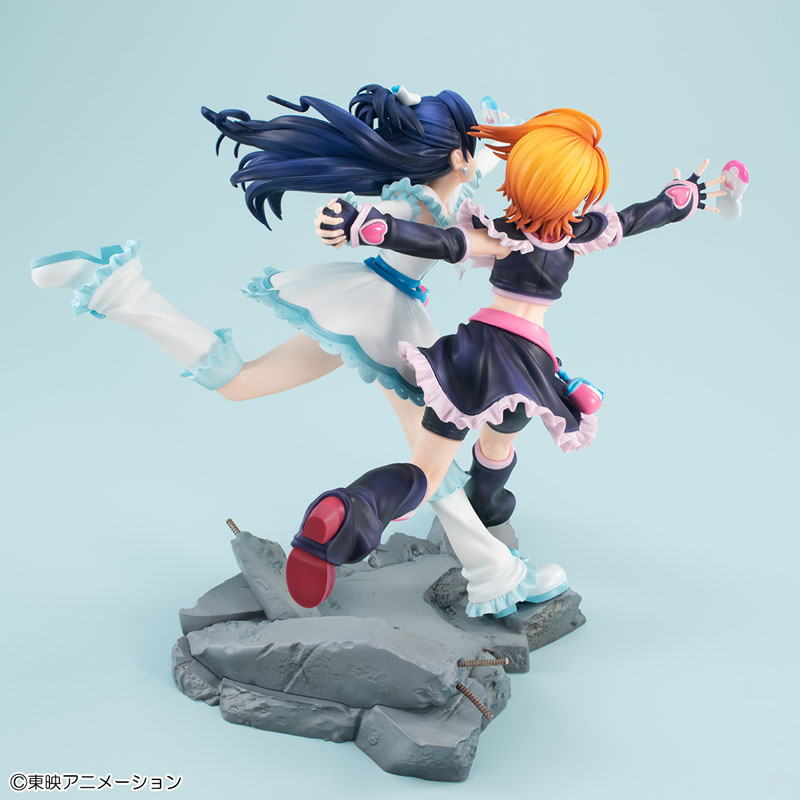 ふたりはプリキュア』より、キュアブラック＆キュアホワイトが