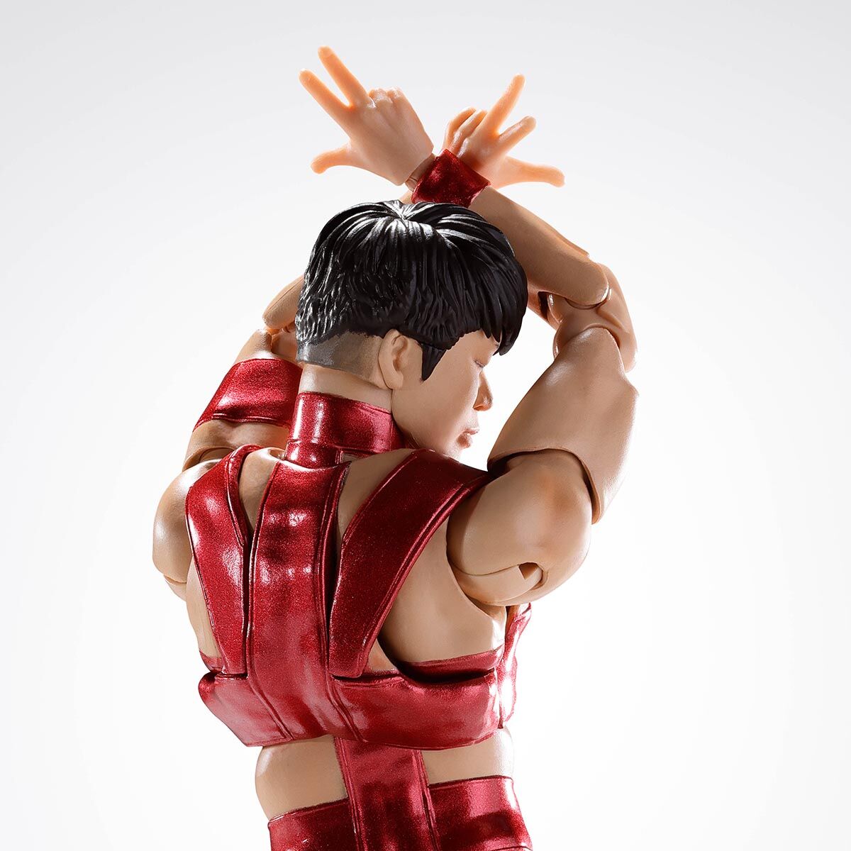 西川貴教が今度は“赤色スーツ”で「S.H.Figuarts」に登場