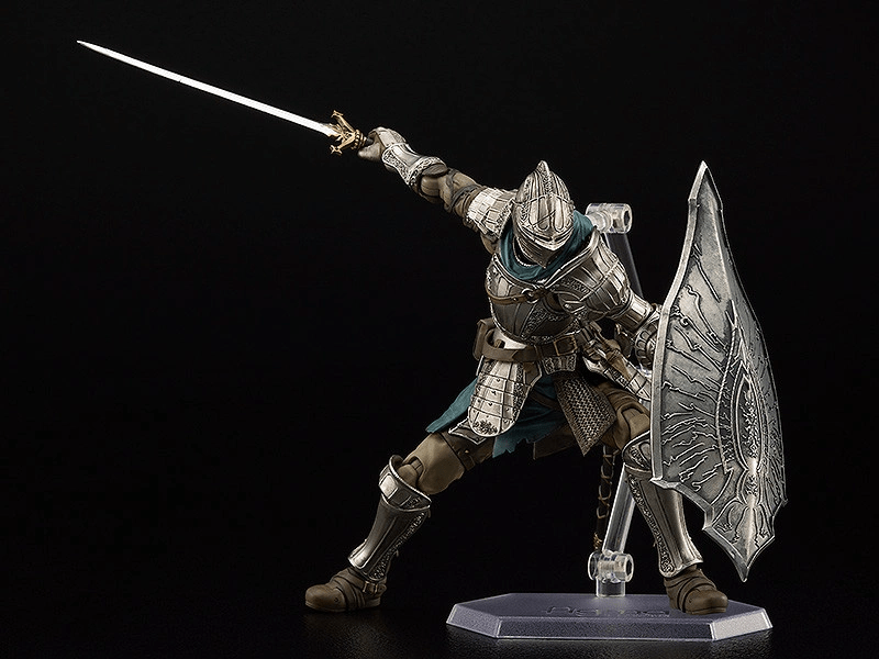 デモンズソウル』の象徴的な鎧を立体化した「figma フリューテッド