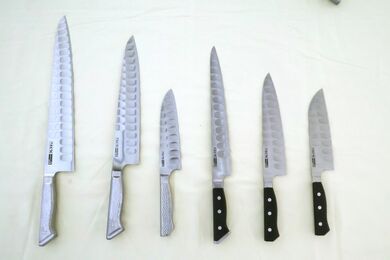 熟練職人が作る“くぼみ”に秘密…食材くっつかない包丁「グレステン