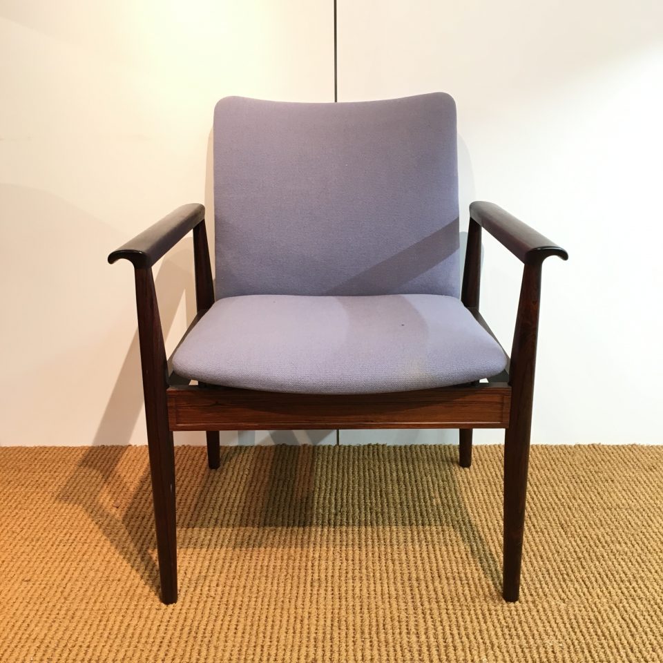 フィン・ユール「Diplomat Chair」《ノルディック》