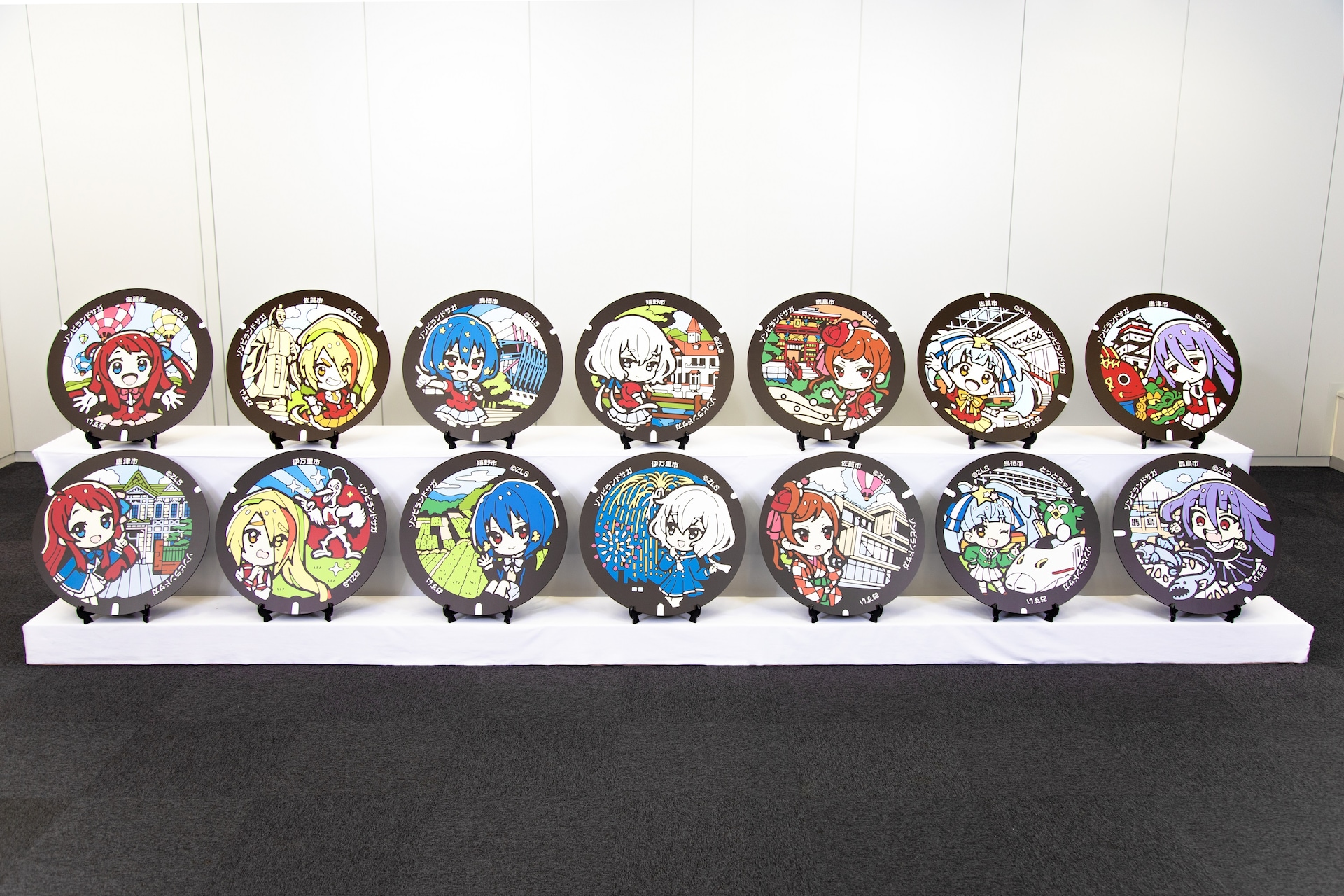 ゾンビランドサガ」のマンホールが佐賀県6市に登場、全14種の描き