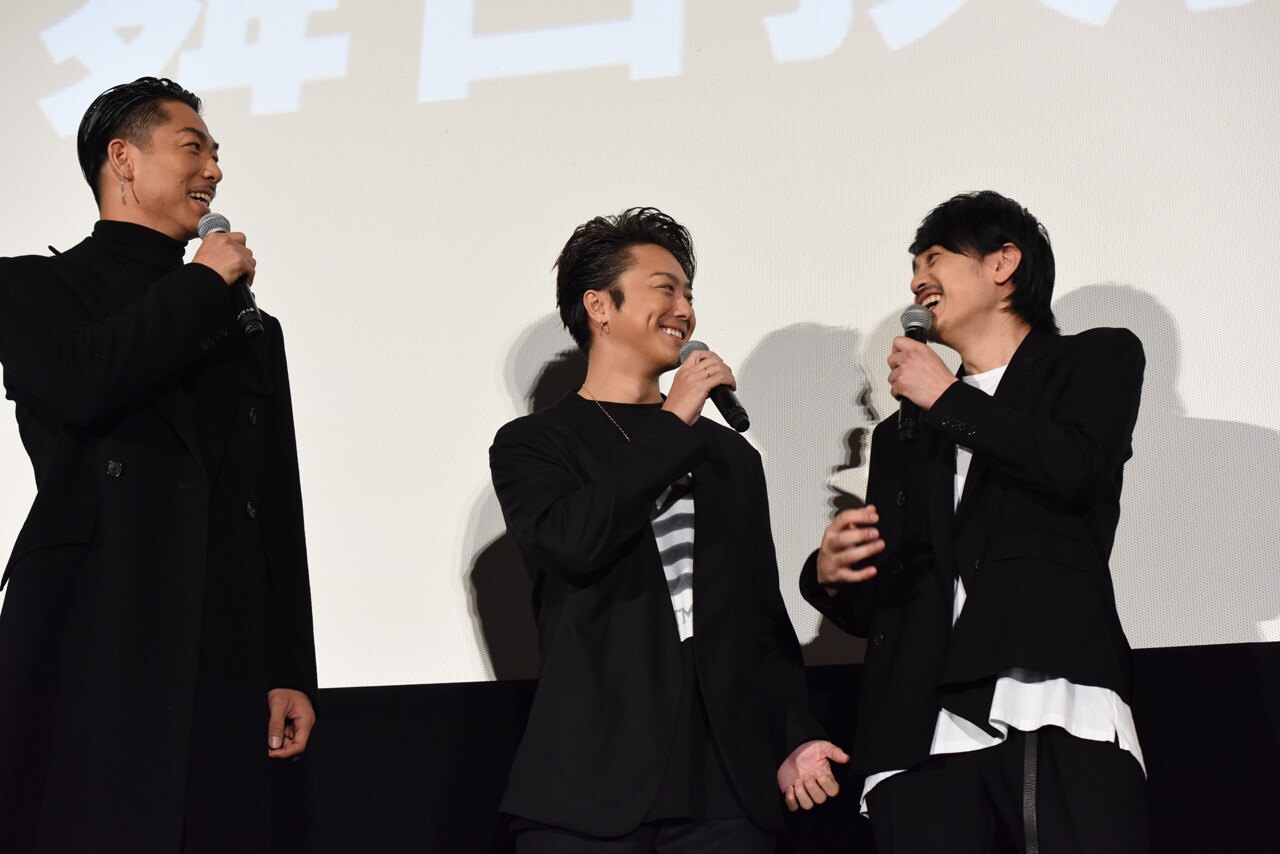 左からAKIRA、TAKAHIRO、青柳翔。 [画像ギャラリー 3/24] - 音楽ナタリー