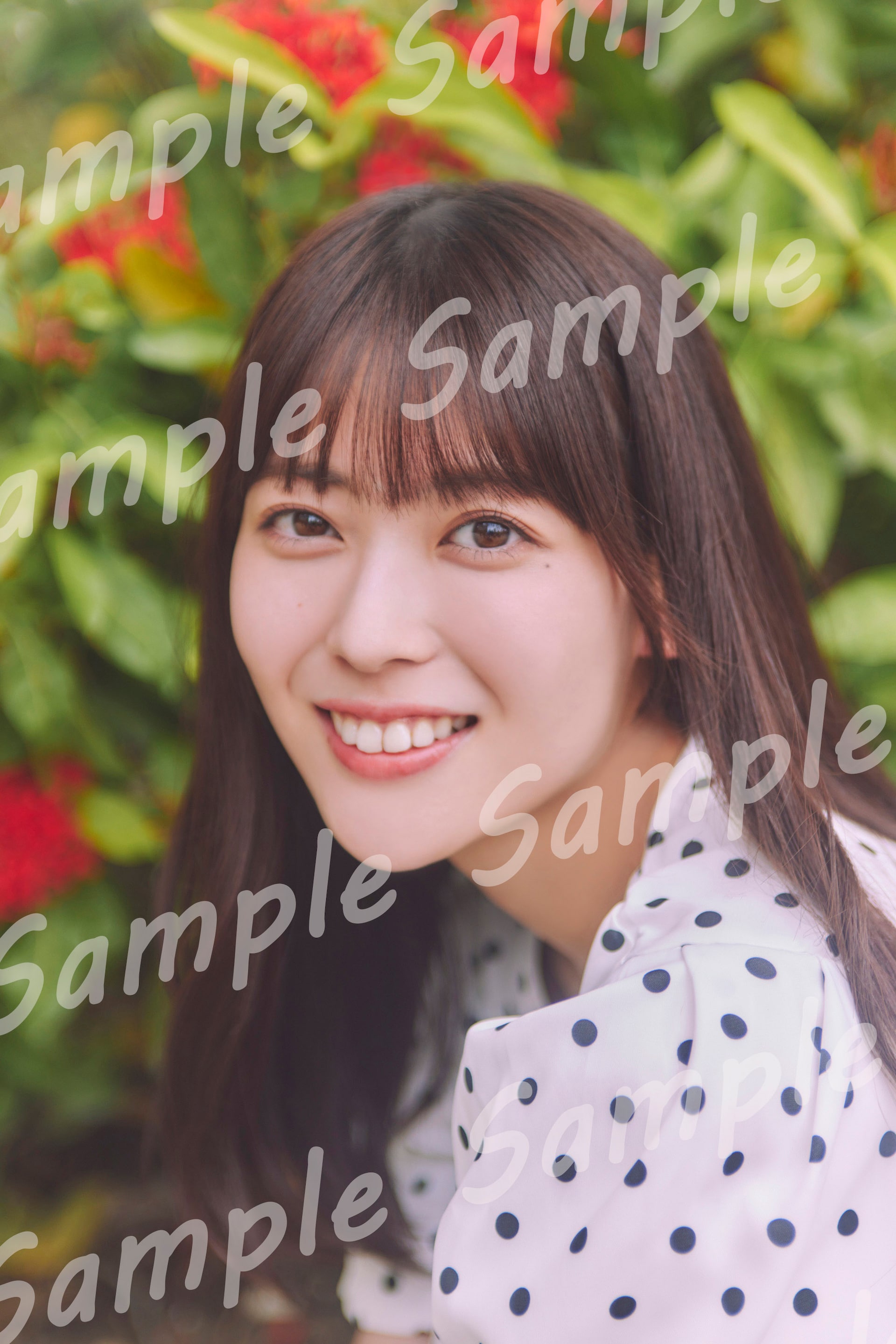 岩本蓮加（乃木坂46）1st写真集「いたずらな風」くまざわ書店特典