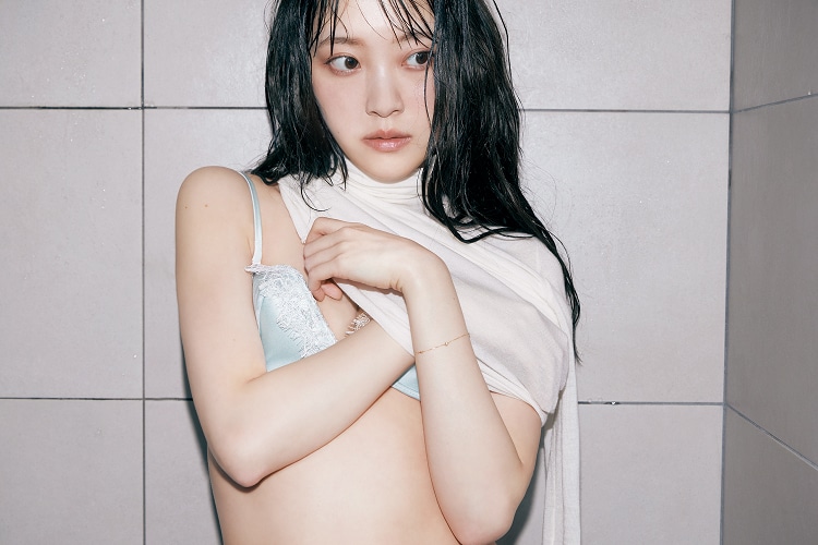 乃木坂46堀未央奈、卒業記念フォトブックから2枚の“肌見せカット”先行